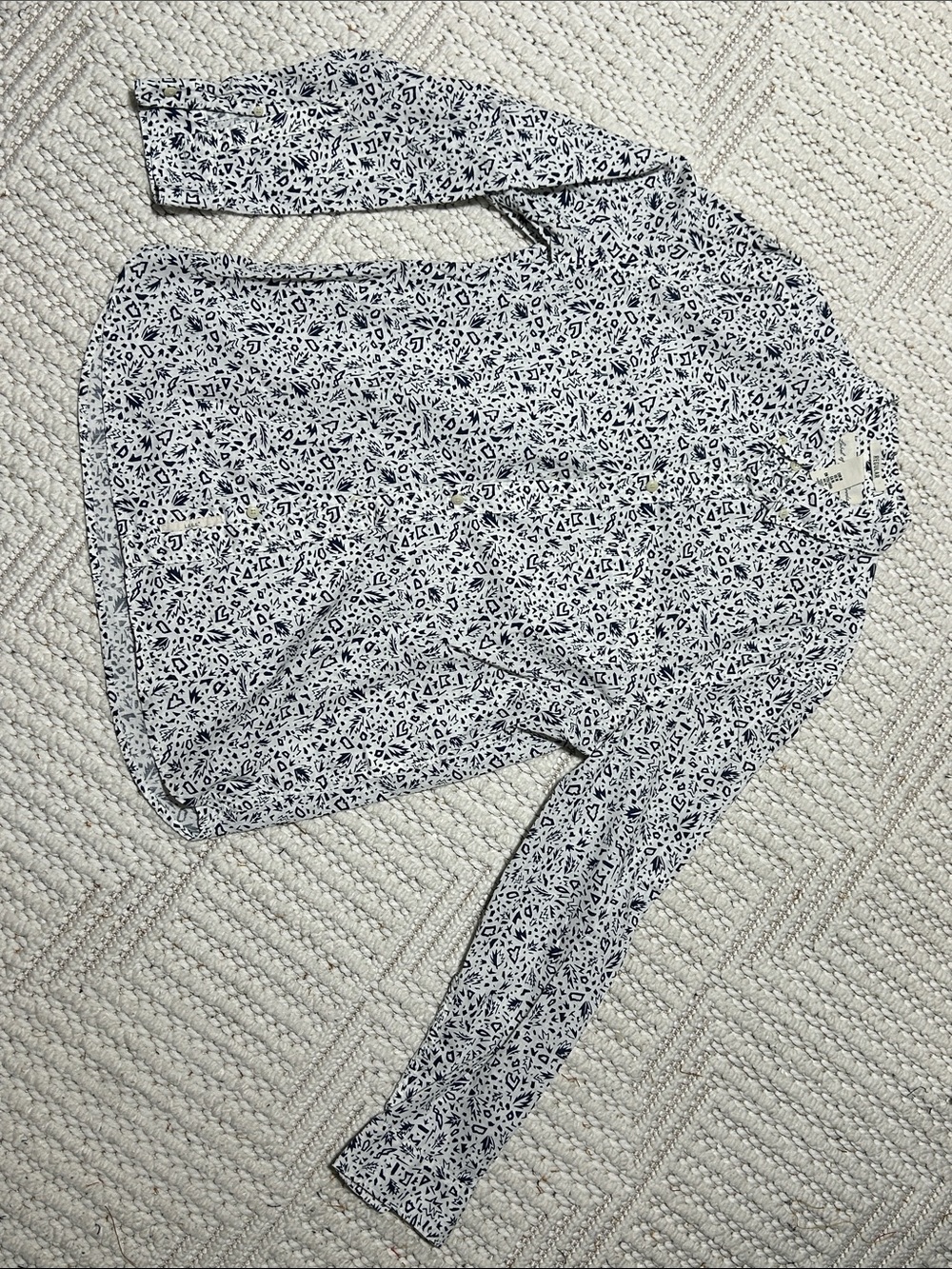 H&M White and Navy Patterned Casual Button-Down Shirt